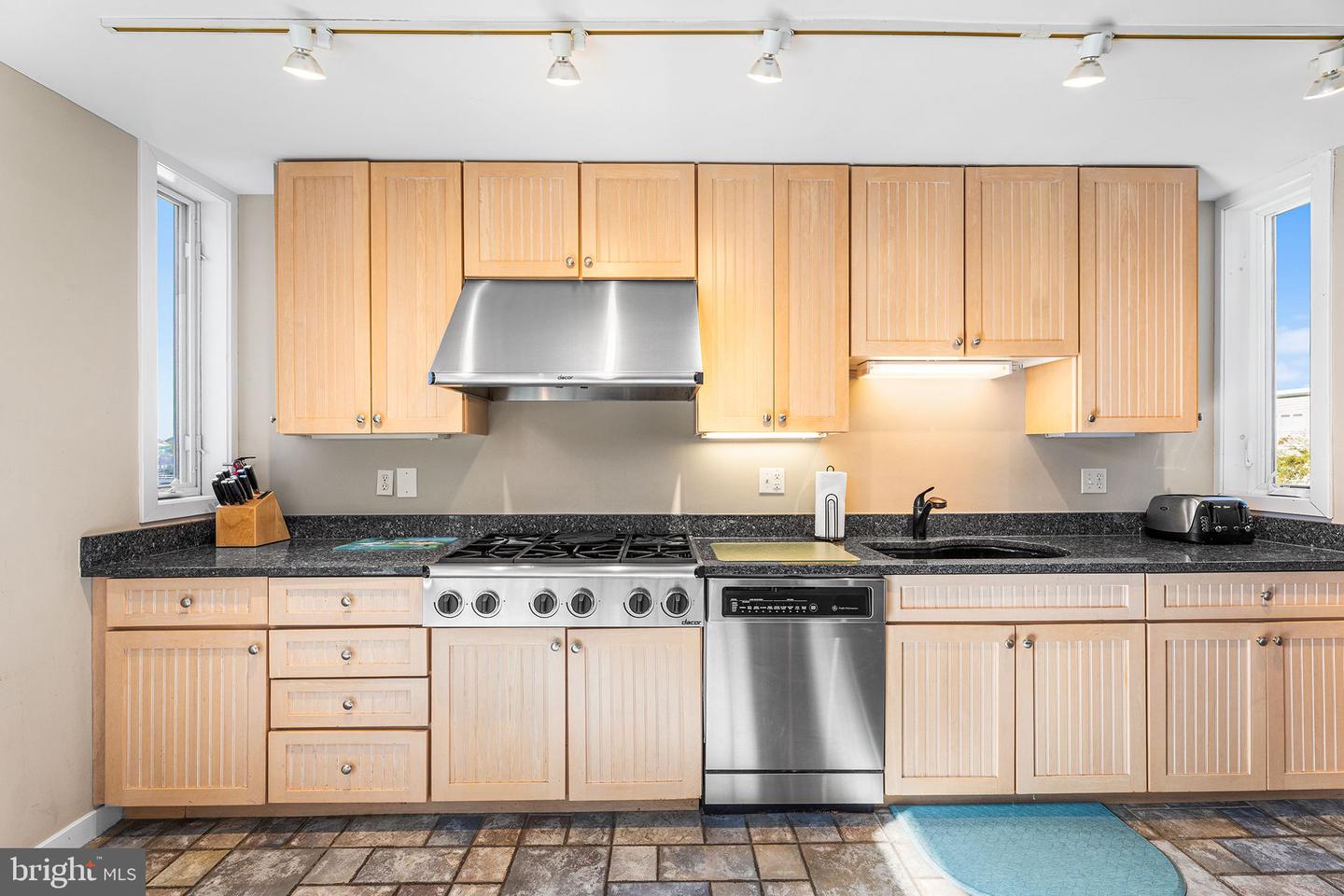 Fenwick Island, Delaware, 19944, United States, 6 Bedrooms Bedrooms, ,6 BathroomsBathrooms,Residential,Active,1973374