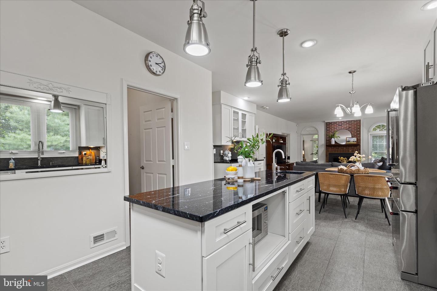 Centreville, Virginia, 20121, United States, 4 Bedrooms Bedrooms, ,3 BathroomsBathrooms,Residential,Contingent,2045785