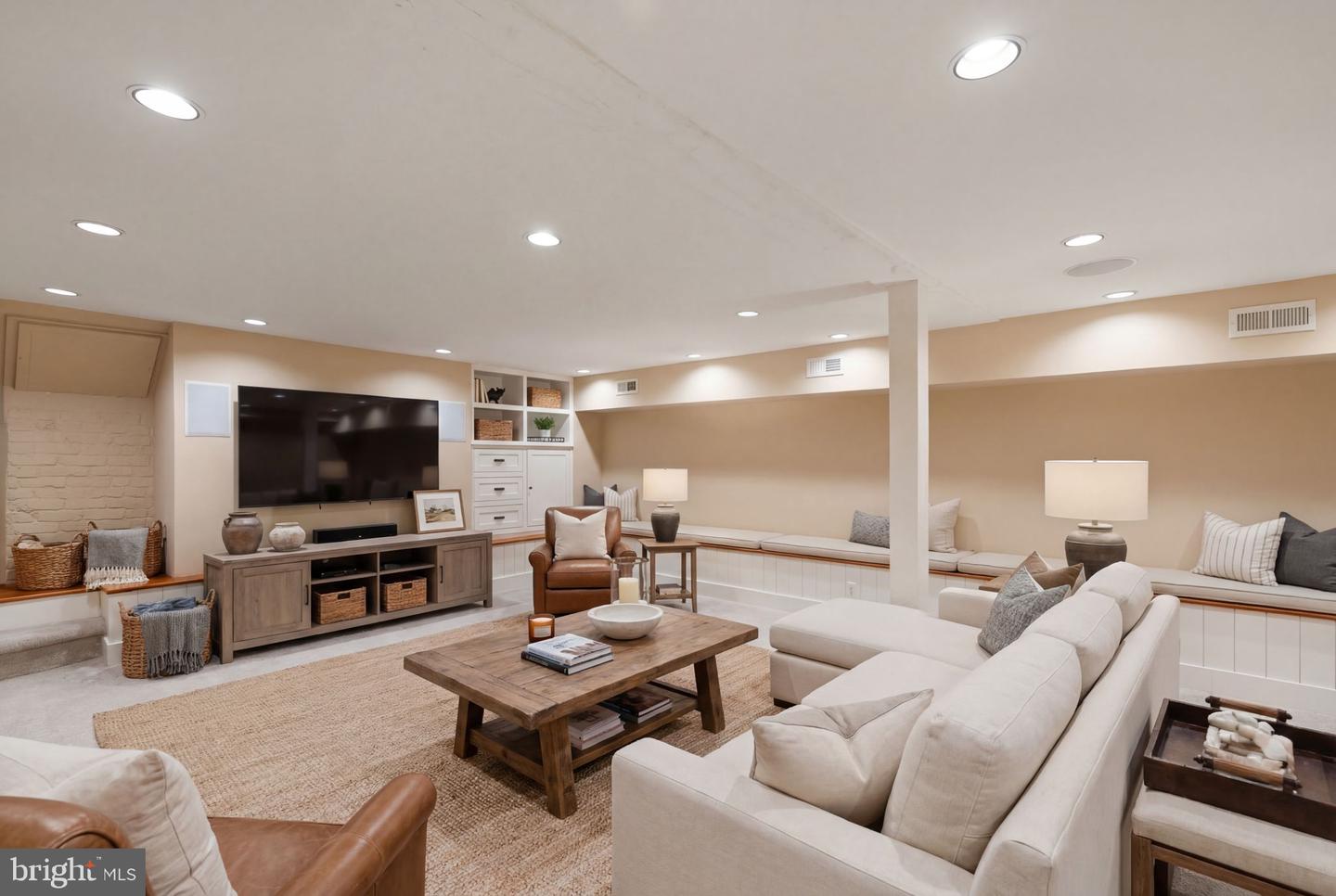 Leesburg, Virginia, 20175, United States, 4 Bedrooms Bedrooms, ,5 BathroomsBathrooms,Residential,Active,2011862