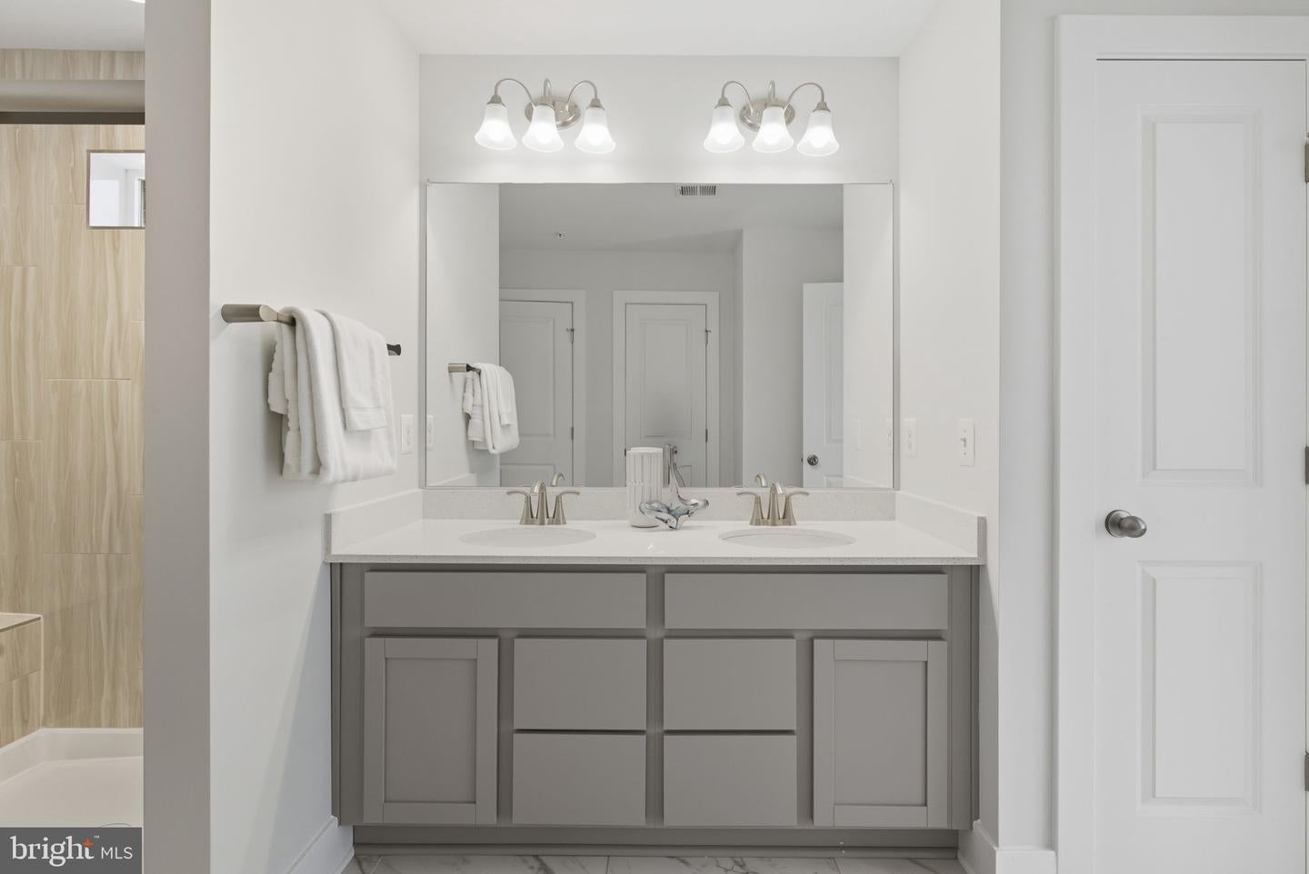 Washington Grove, Maryland, 20880, United States, 4 Bedrooms Bedrooms, ,4 BathroomsBathrooms,Residential,Active,1967308