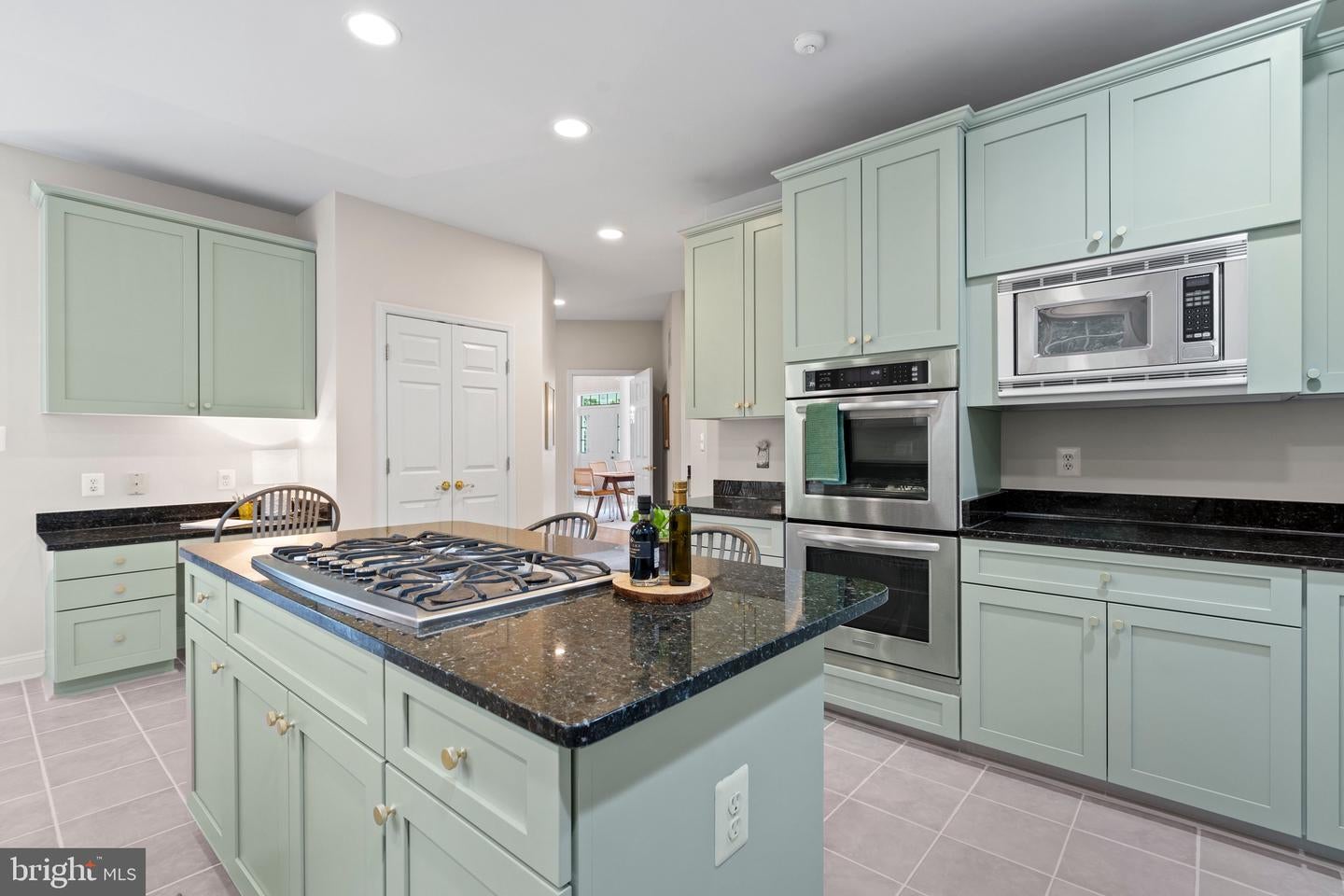 Oakton, Virginia, 22124, United States, 5 Bedrooms Bedrooms, ,5 BathroomsBathrooms,Residential,Active,1926902
