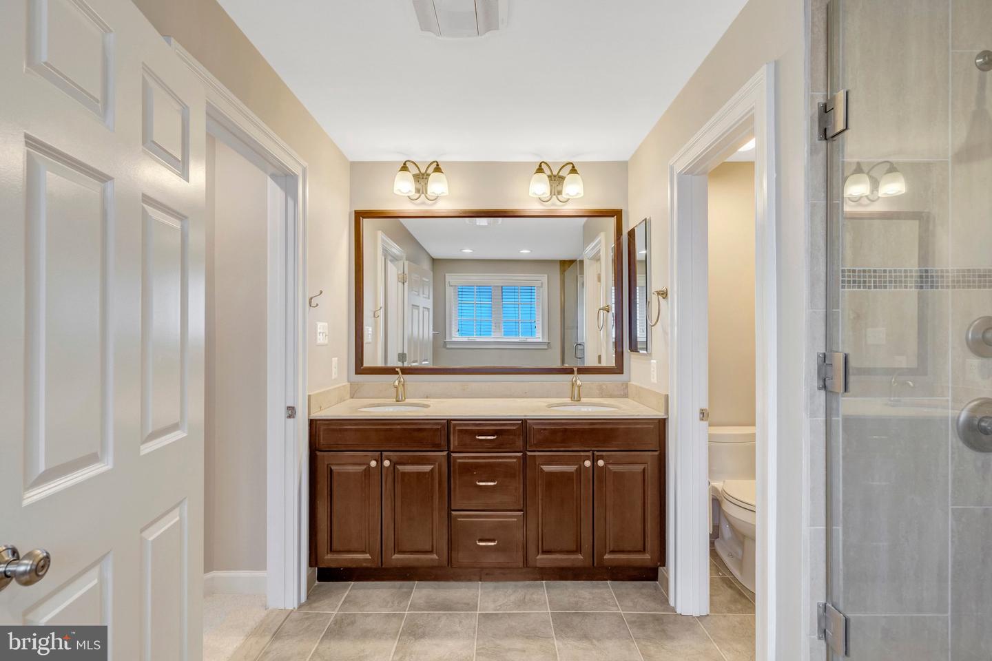 Fairfax, Virginia, 22030, United States, 4 Bedrooms Bedrooms, ,3 BathroomsBathrooms,Residential,Active,2045005