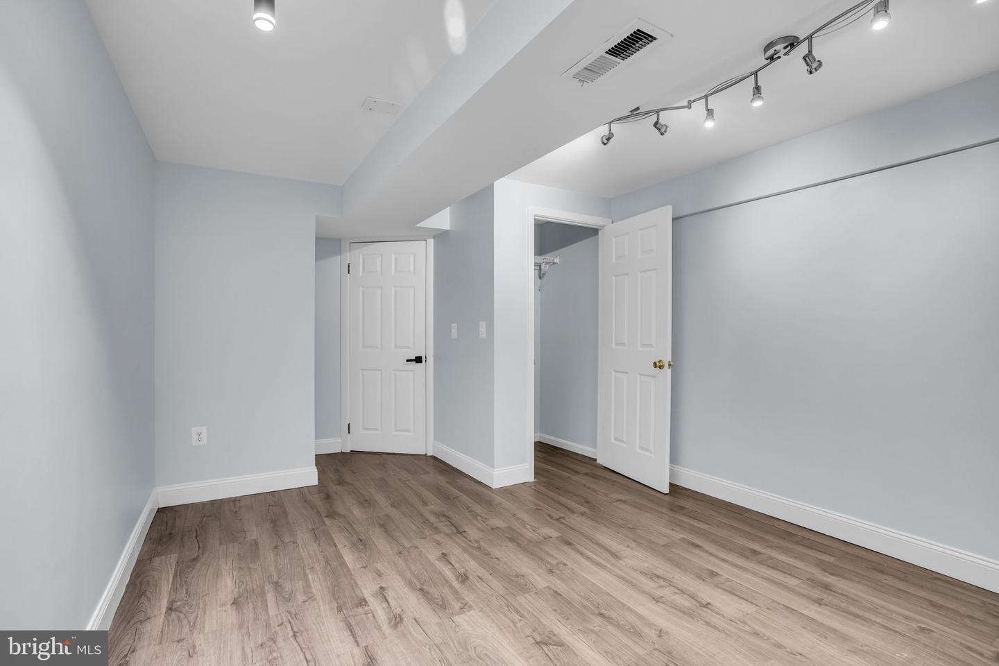 Annandale, Virginia, 22003, United States, 6 Bedrooms Bedrooms, ,6 BathroomsBathrooms,Residential,Active,2024199