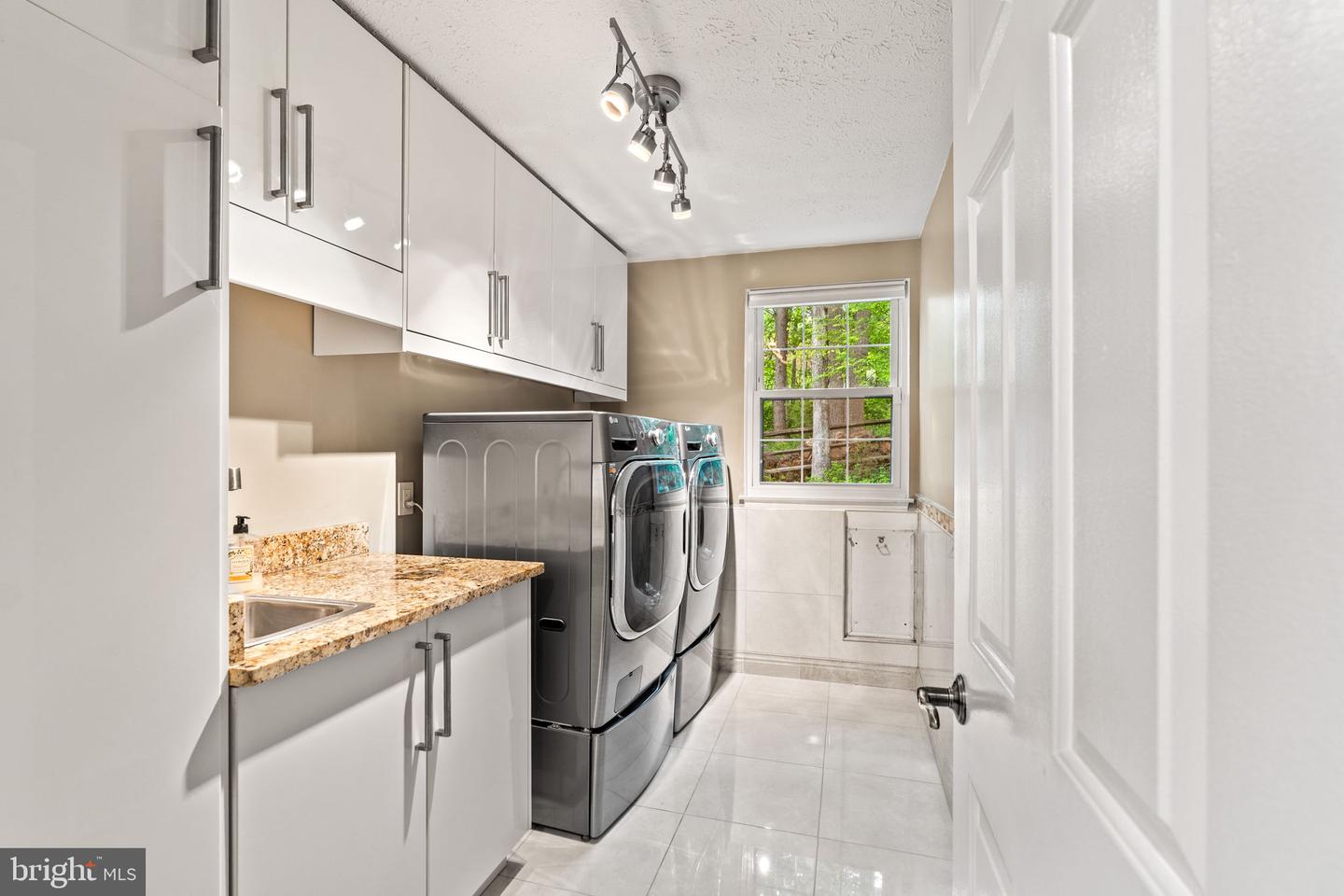 Reston, Virginia, 20191, United States, 3 Bedrooms Bedrooms, ,3 BathroomsBathrooms,Residential,Active,2044995