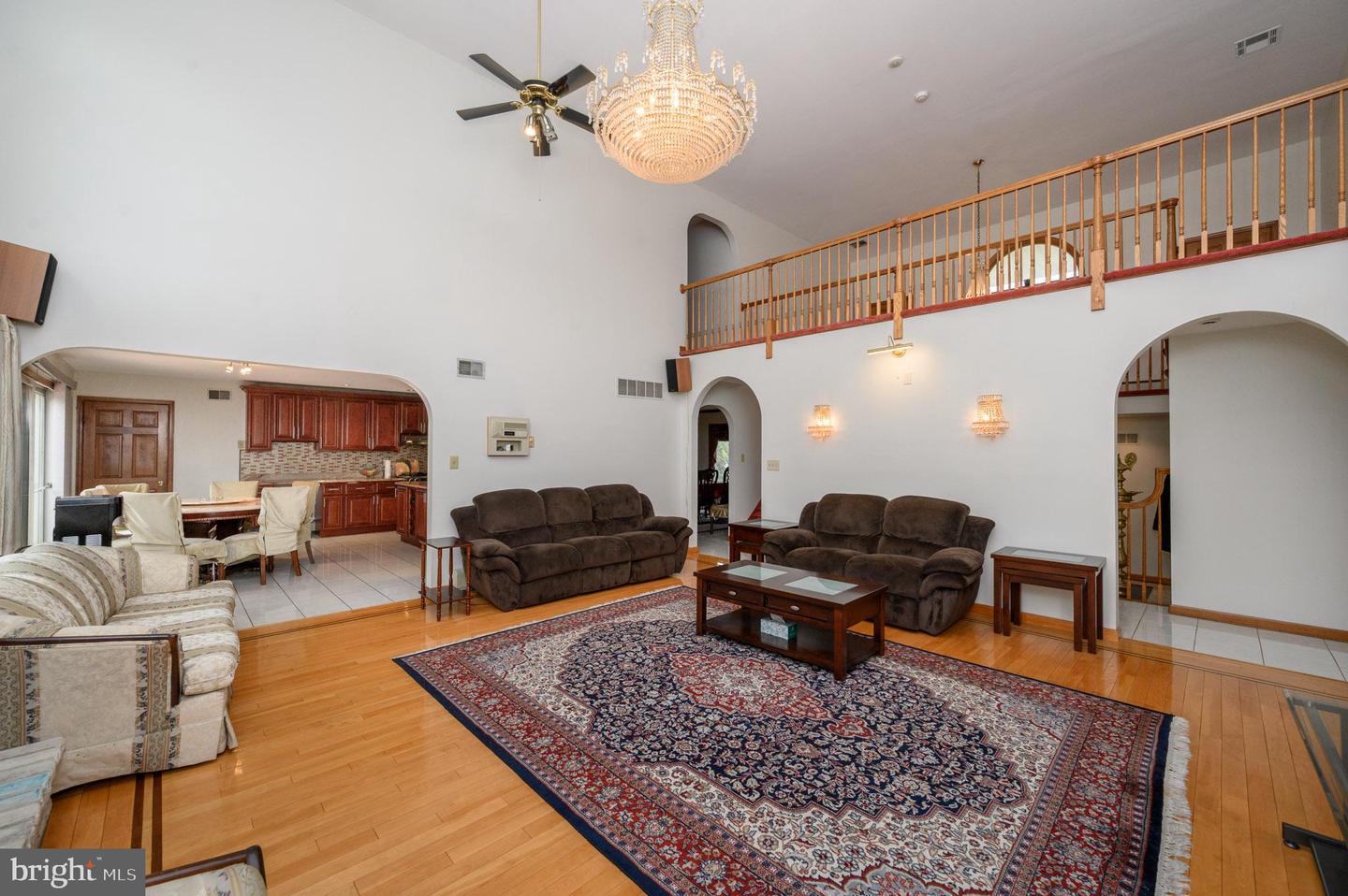 Monmouth Junction, New Jersey, 08852, United States, 5 Bedrooms Bedrooms, ,5 BathroomsBathrooms,Residential,Active,1987239