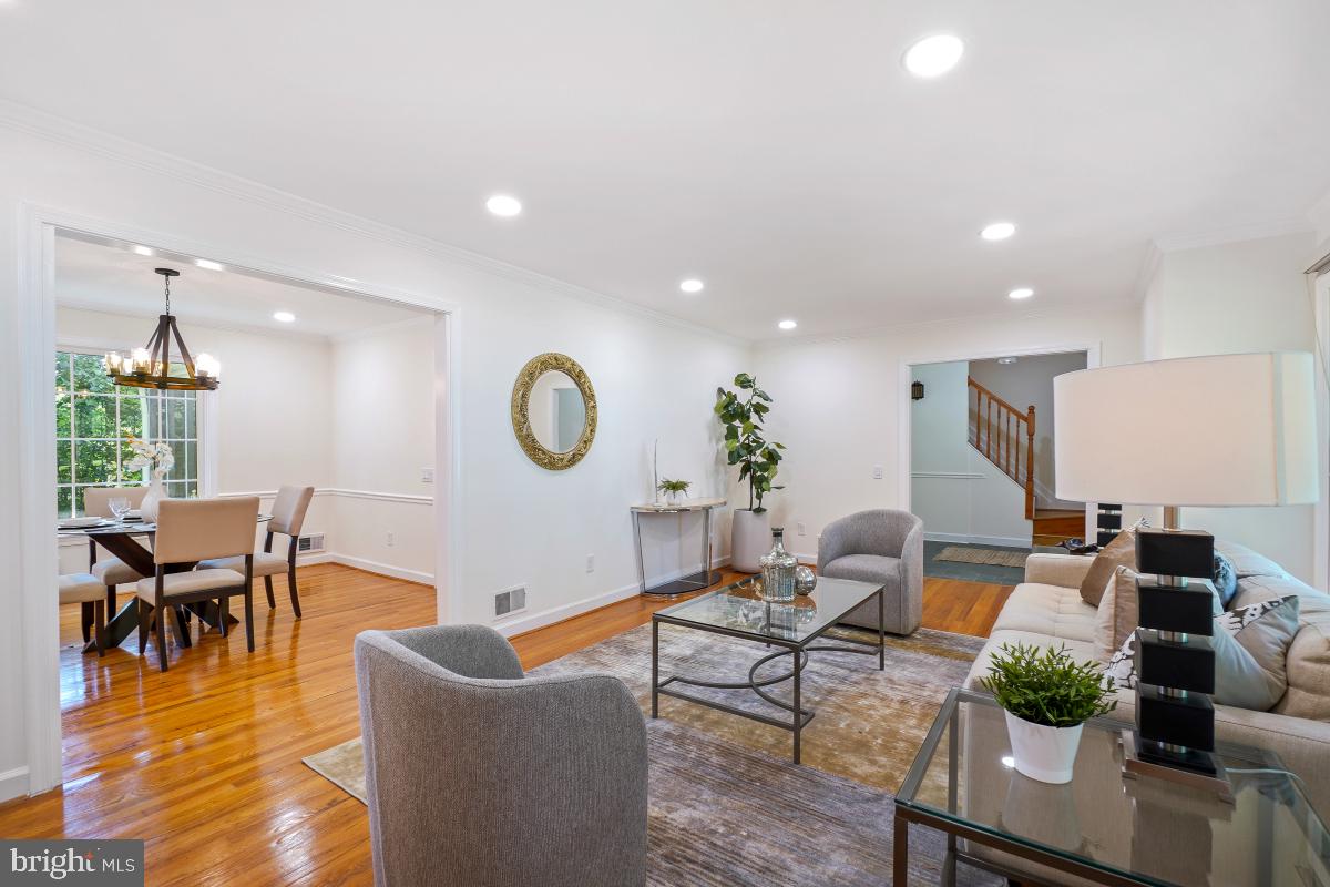 Potomac, Maryland, 20854, United States, 4 Bedrooms Bedrooms, ,3 BathroomsBathrooms,Residential,Active,1889030