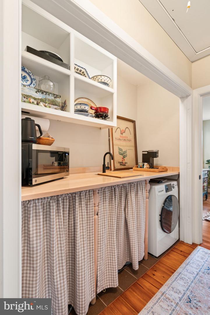 Leesburg, Virginia, 20175, United States, 4 Bedrooms Bedrooms, ,5 BathroomsBathrooms,Residential,Active,2011862