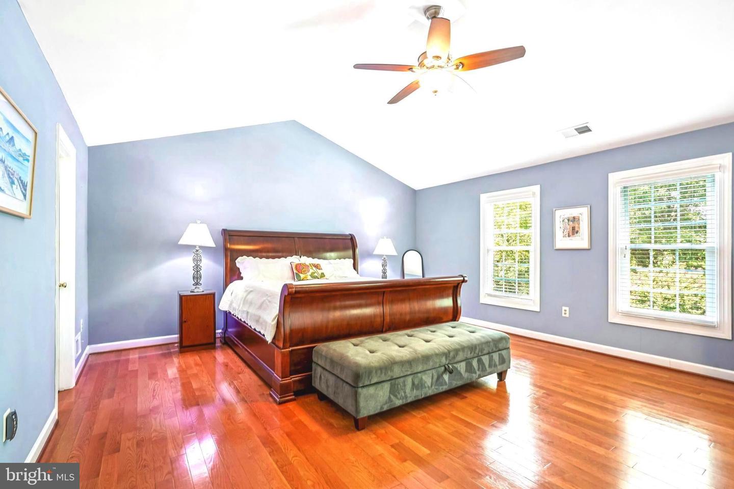 Centreville, Virginia, 20121, United States, 4 Bedrooms Bedrooms, ,5 BathroomsBathrooms,Residential,Active,1914622