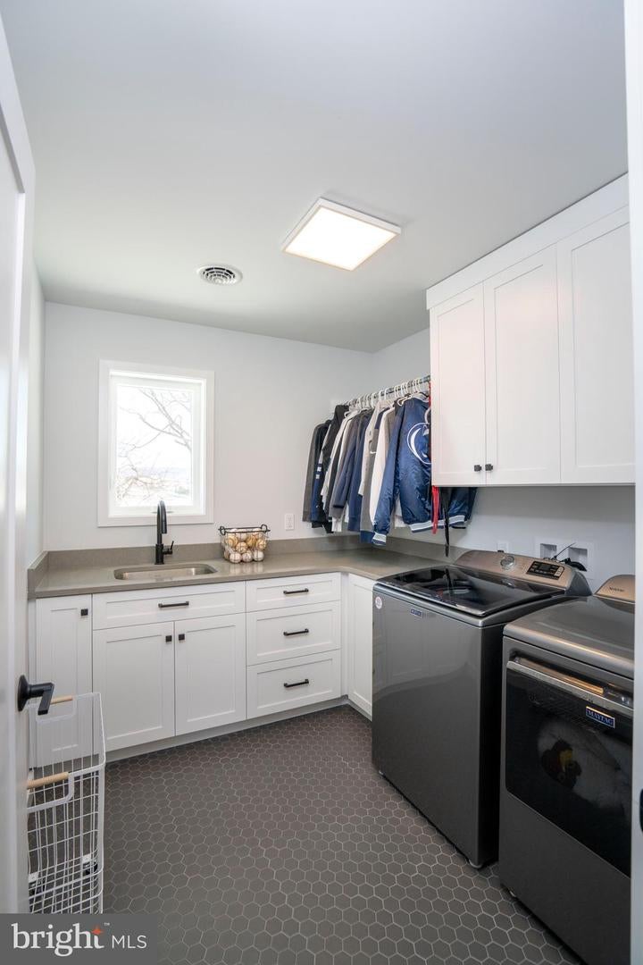 State College, Pennsylvania, 16801, United States, 5 Bedrooms Bedrooms, ,5 BathroomsBathrooms,Residential,Active,2015470