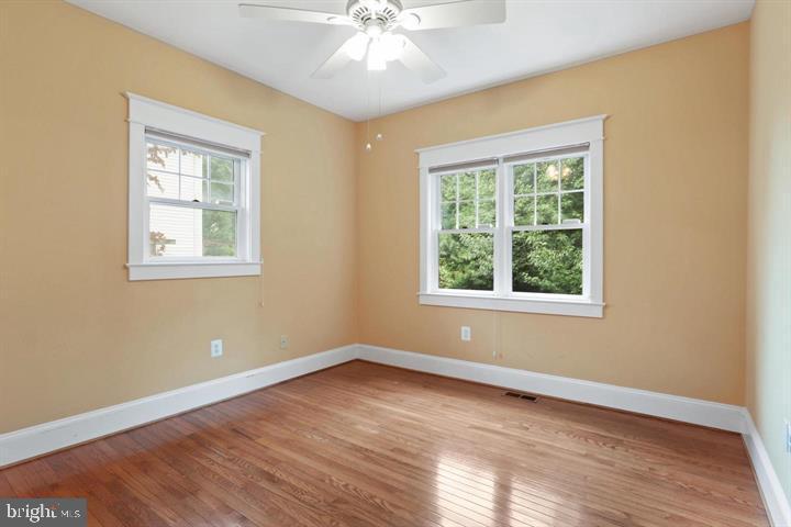 Mclean, Virginia, 22101, United States, 3 Bedrooms Bedrooms, ,3 BathroomsBathrooms,Residential,Active,1922333