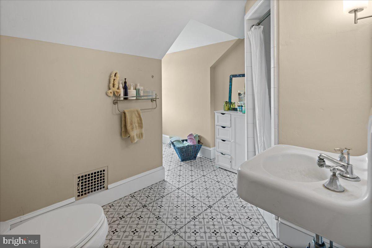 Princeton, New Jersey, 08540, United States, 6 Bedrooms Bedrooms, ,7 BathroomsBathrooms,Residential,Active,2011847