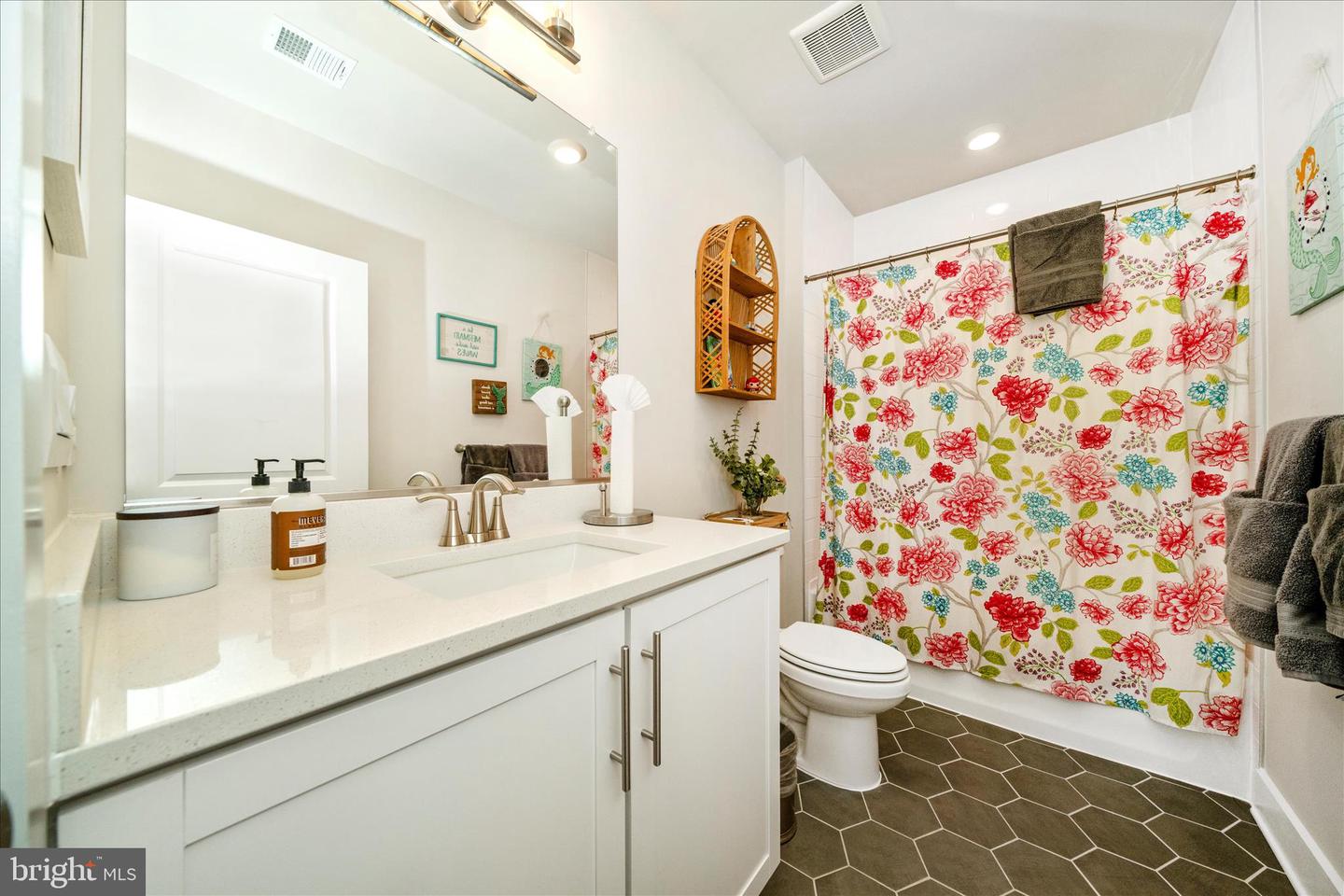 Germantown, Maryland, 20874, United States, 7 Bedrooms Bedrooms, ,6 BathroomsBathrooms,Residential,Active,2045016