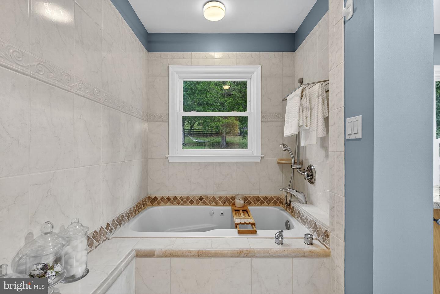 Lovettsville, Virginia, 20180, United States, ,2 BathroomsBathrooms,Residential,Active,1954034