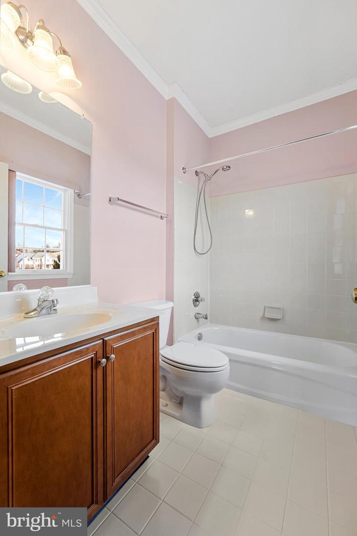 Leesburg, Virginia, 20175, United States, 5 Bedrooms Bedrooms, ,5 BathroomsBathrooms,Residential,Active,2021689