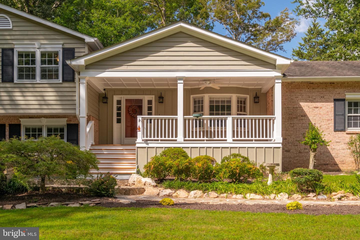 Fairfax Station, Virginia, 22039, United States, 4 Bedrooms Bedrooms, ,3 BathroomsBathrooms,Residential,Active,1936424