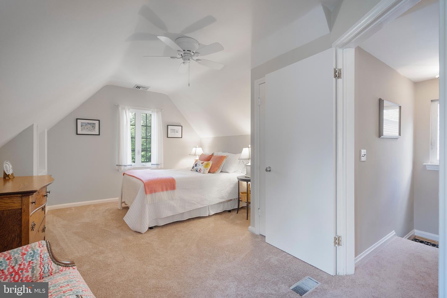 Arlington, Virginia, 22207, United States, 5 Bedrooms Bedrooms, ,4 BathroomsBathrooms,Residential,Active,1943764