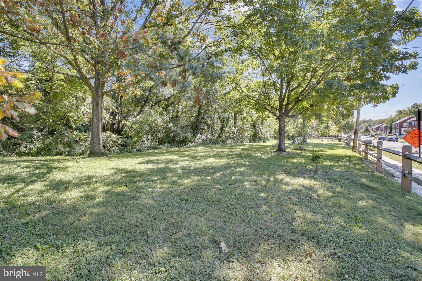 Arlington, Virginia, 22202, United States, 5 Bedrooms Bedrooms, ,3 BathroomsBathrooms,Residential,Active,1926909