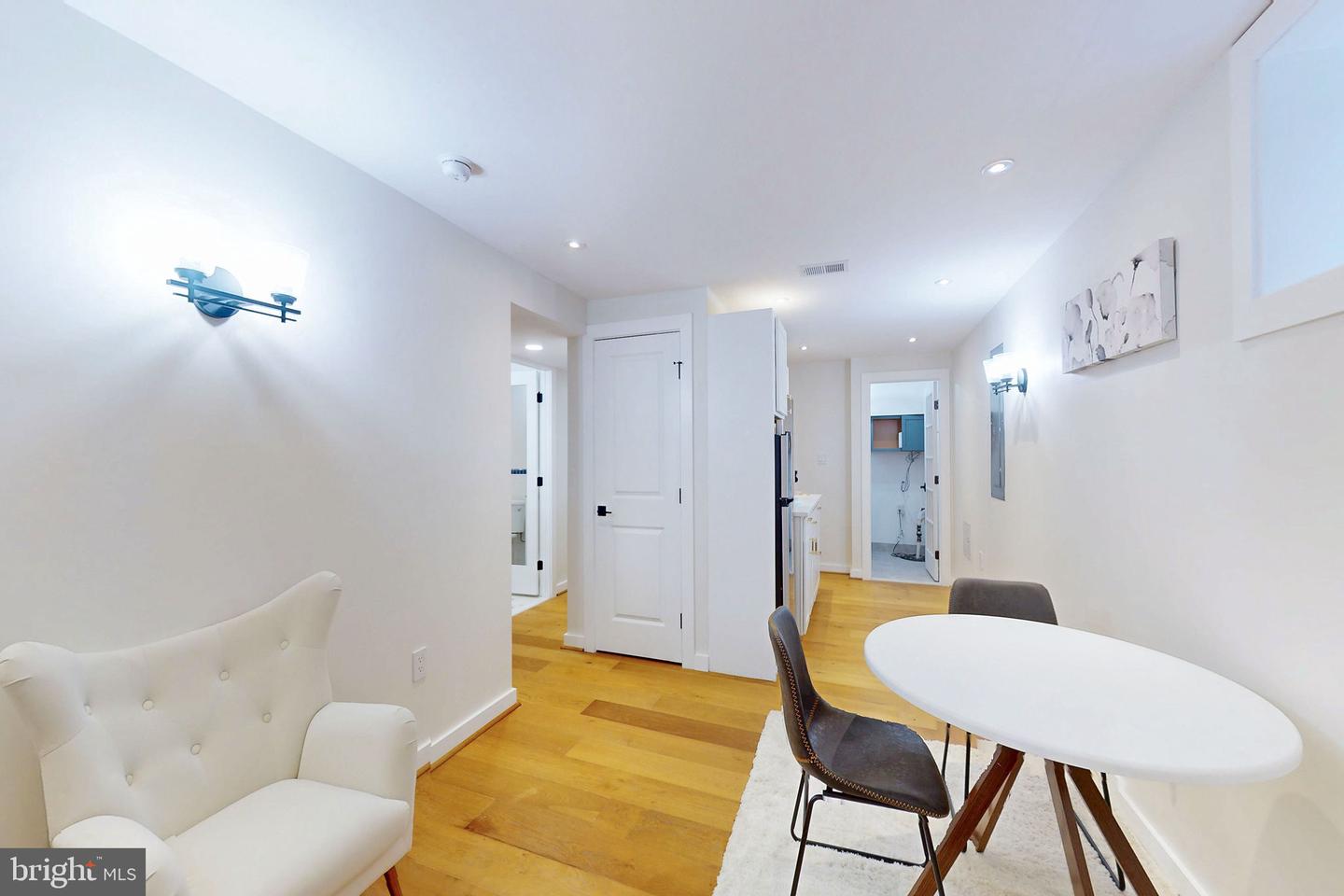 Washington, District Of Columbia, 20018, United States, 6 Bedrooms Bedrooms, ,5 BathroomsBathrooms,Residential,Active,2001347