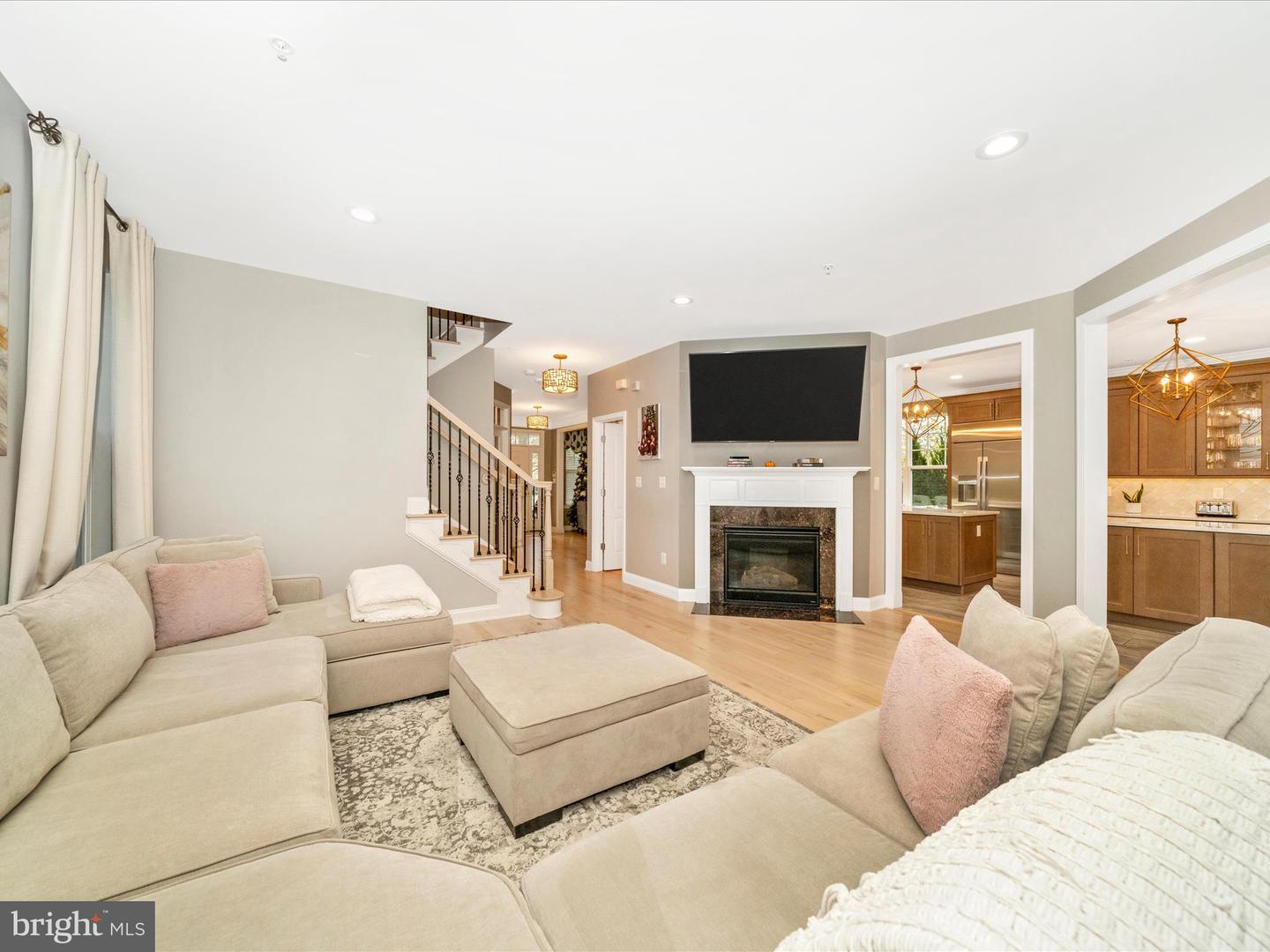 Clarksburg, Maryland, 20871, United States, 5 Bedrooms Bedrooms, ,4 BathroomsBathrooms,Residential,Active,1967123