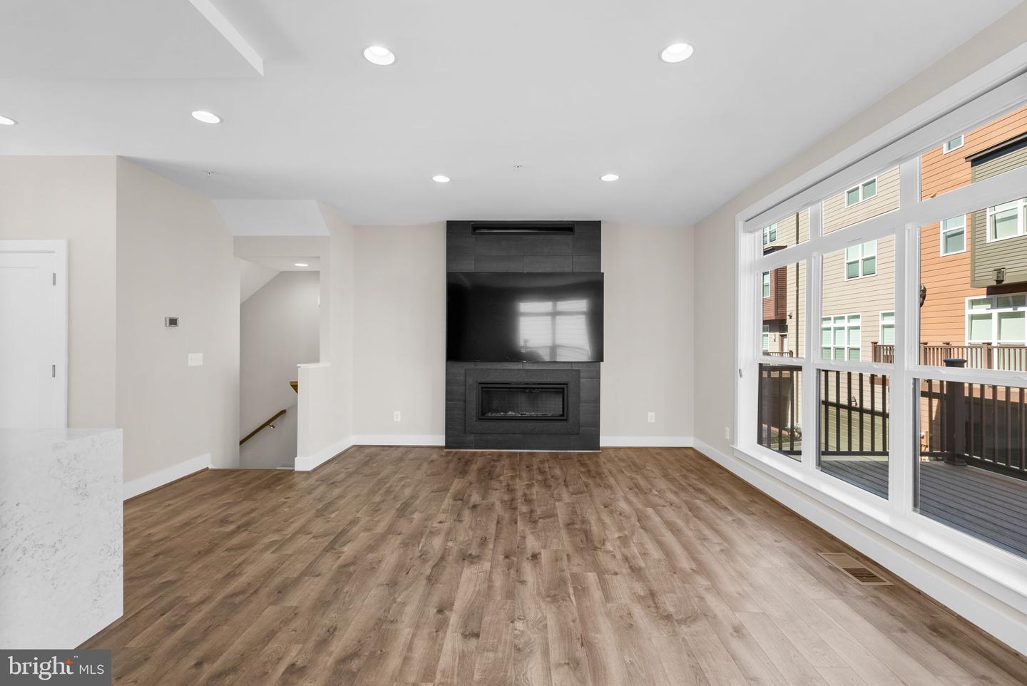 Rockville, Maryland, 20852, United States, 5 Bedrooms Bedrooms, ,5 BathroomsBathrooms,Residential,Active,1954009