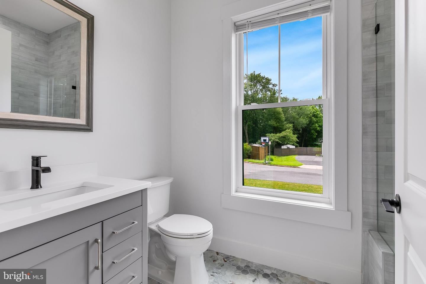 Alexandria, Virginia, 22306, United States, 6 Bedrooms Bedrooms, ,6 BathroomsBathrooms,Residential,Active,1899212