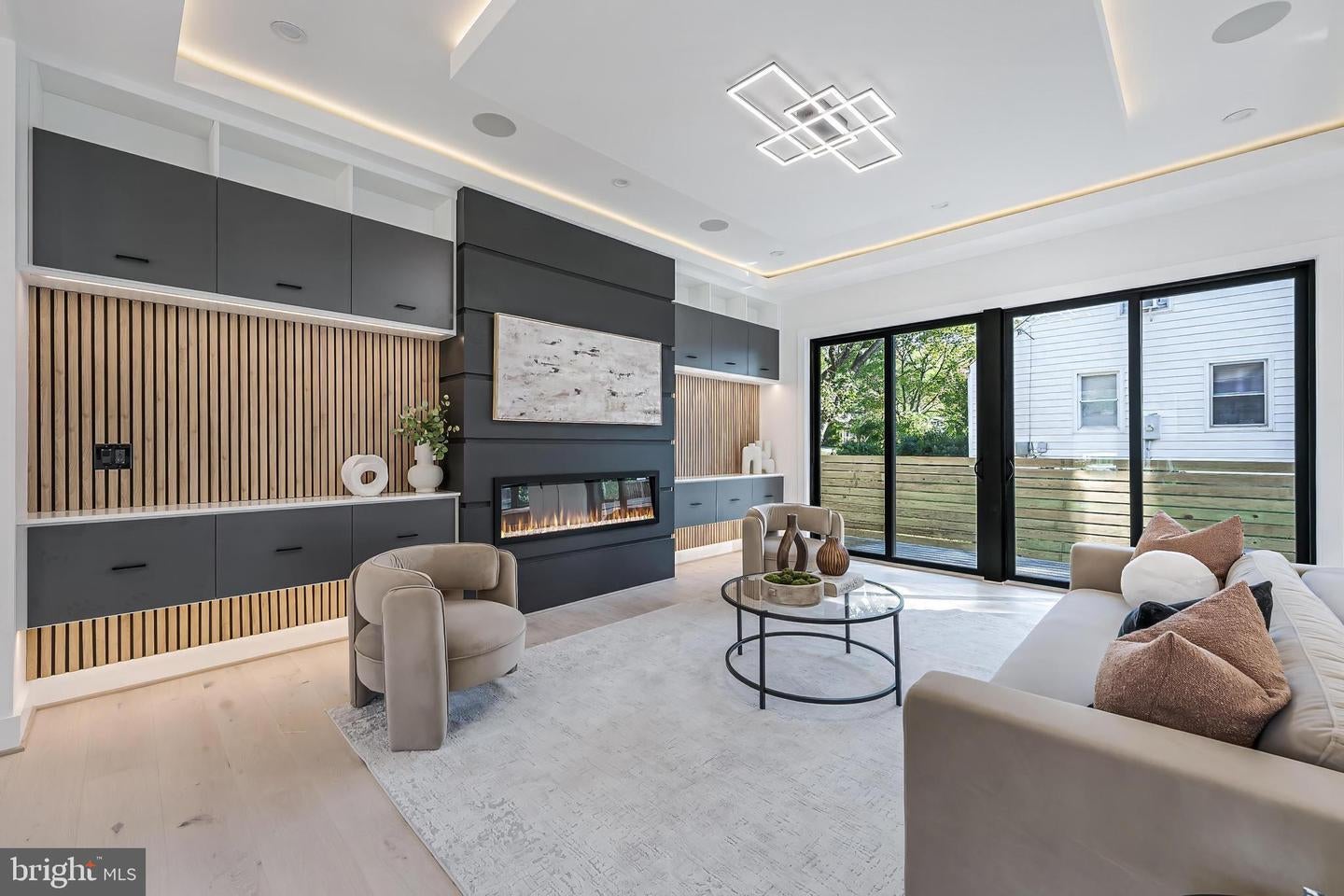 Falls Church, Virginia, 22042, United States, 5 Bedrooms Bedrooms, ,5 BathroomsBathrooms,Residential,Active,1945048