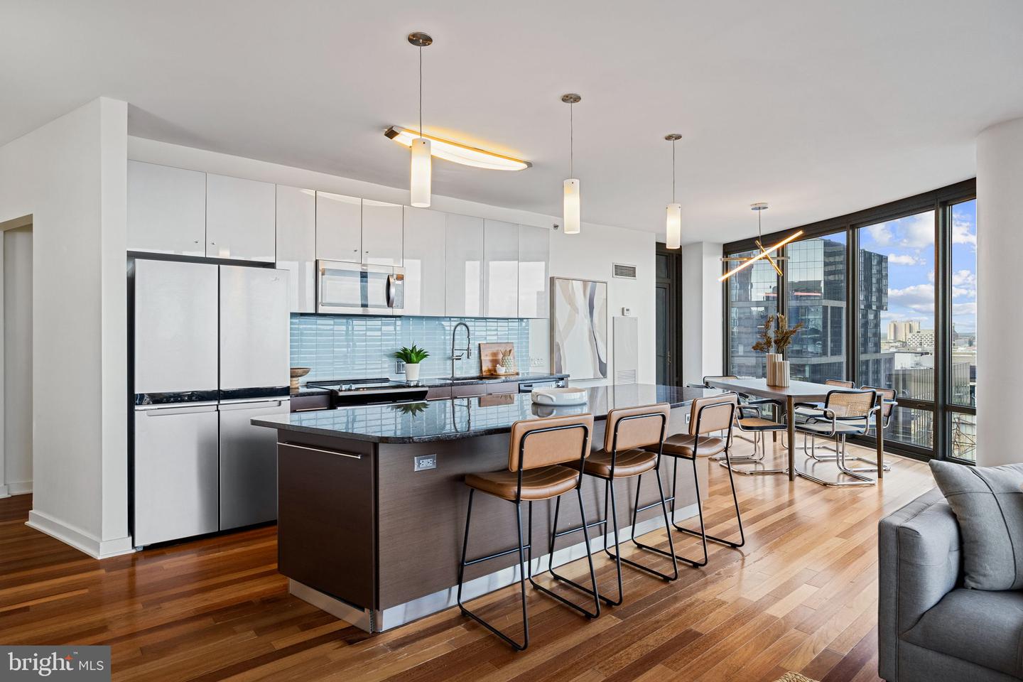 Philadelphia, Pennsylvania, 19103, United States, 3 Bedrooms Bedrooms, ,4 BathroomsBathrooms,Residential,Active,1993681