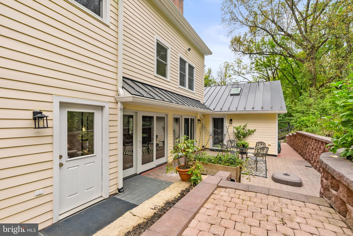 Lovettsville, Virginia, 20180, United States, ,2 BathroomsBathrooms,Residential,Active,1954034