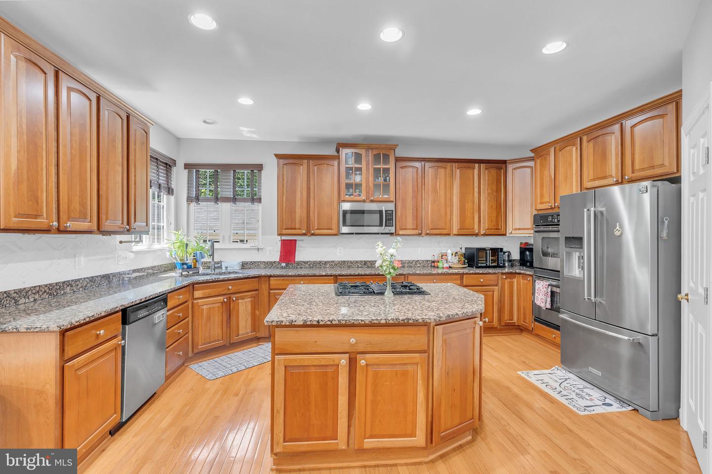 Manassas, Virginia, 20112, United States, 6 Bedrooms Bedrooms, ,5 BathroomsBathrooms,Residential,Active,2052030