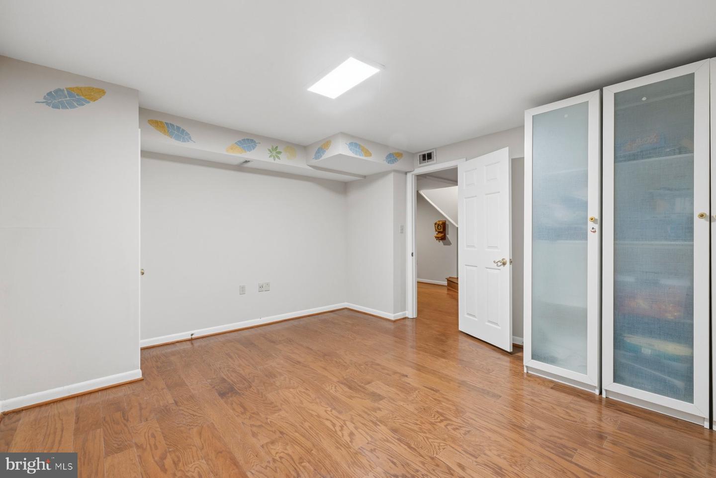 North Potomac, Maryland, 20878, United States, 5 Bedrooms Bedrooms, ,6 BathroomsBathrooms,Residential,Active,2045699