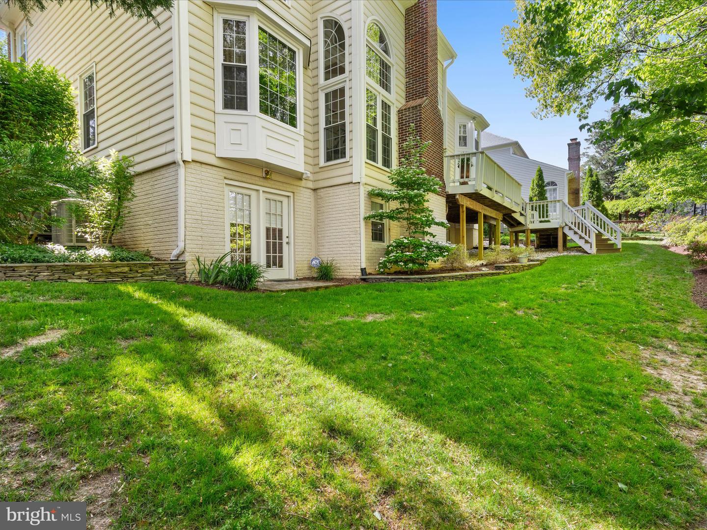 Fairfax Station, Virginia, 22039, United States, 4 Bedrooms Bedrooms, ,4 BathroomsBathrooms,Residential,Active,1905039