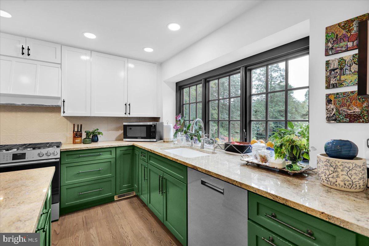Lancaster, Pennsylvania, 17603, United States, 4 Bedrooms Bedrooms, ,3 BathroomsBathrooms,Residential,Active,1936456