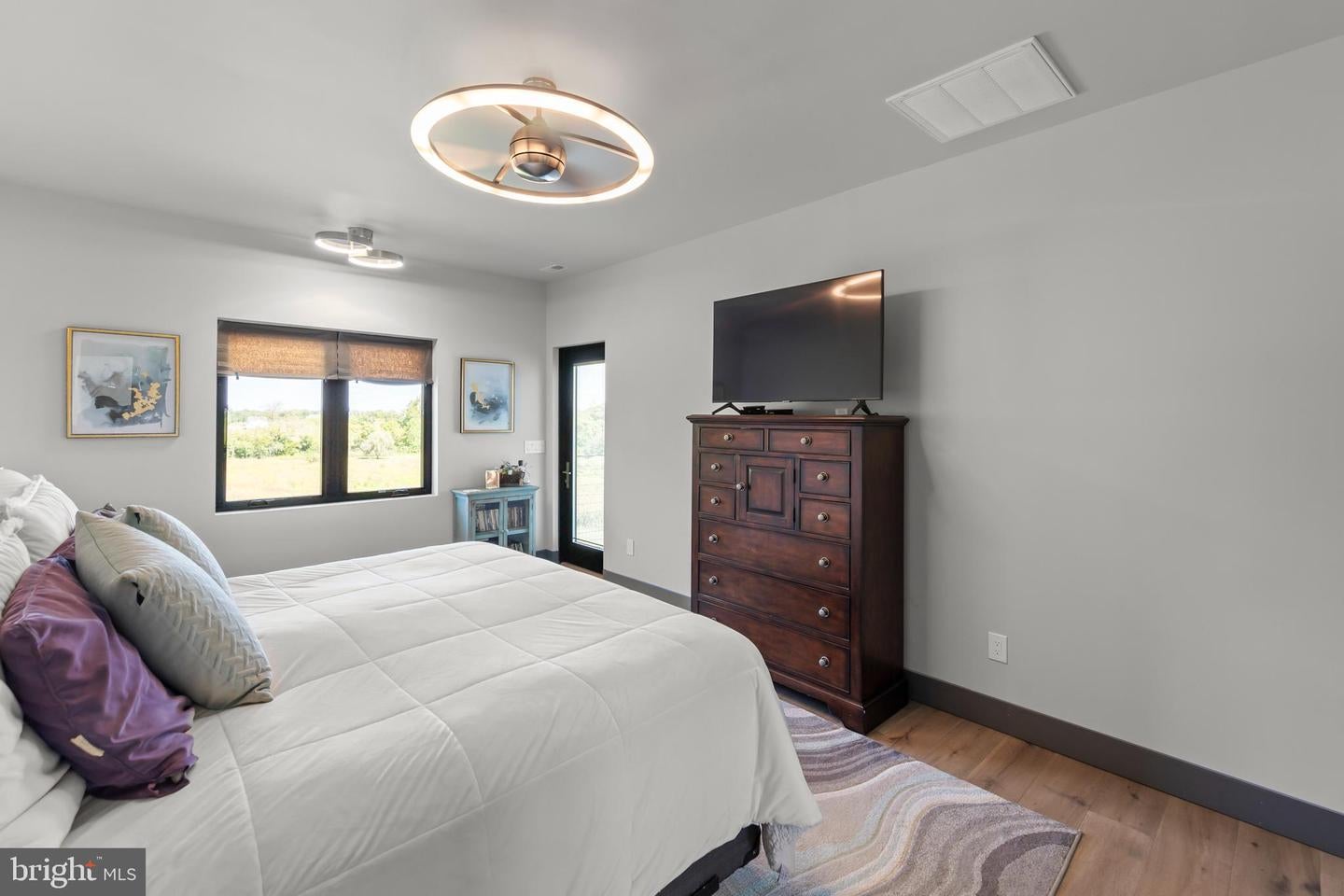 Berryville, Virginia, 22611, United States, 4 Bedrooms Bedrooms, ,4 BathroomsBathrooms,Residential,Active,1945547