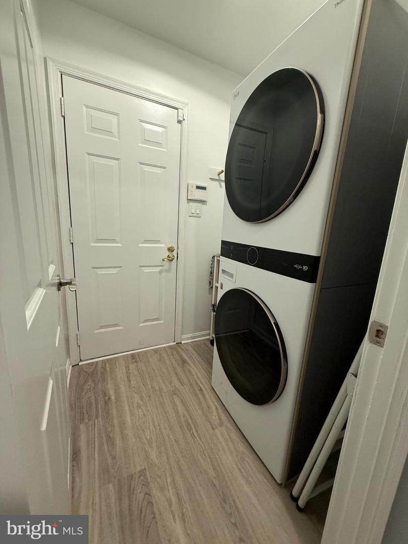 Herndon, Virginia, 20171, United States, 5 Bedrooms Bedrooms, ,3 BathroomsBathrooms,Residential,Active,1961930