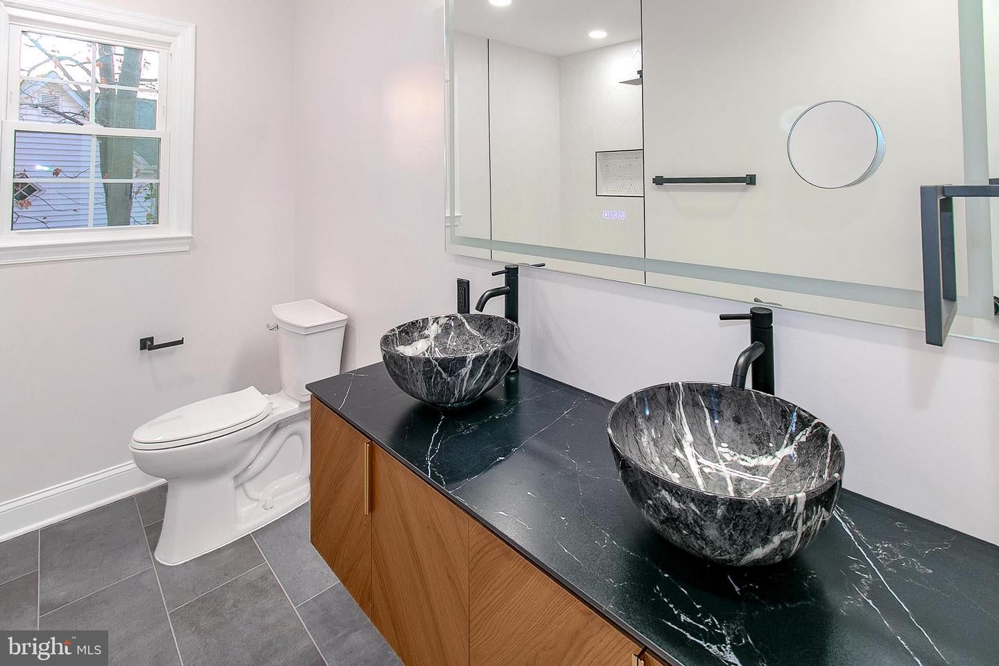 Ashburn, Virginia, 20147, United States, 5 Bedrooms Bedrooms, ,4 BathroomsBathrooms,Residential,Active,1988483