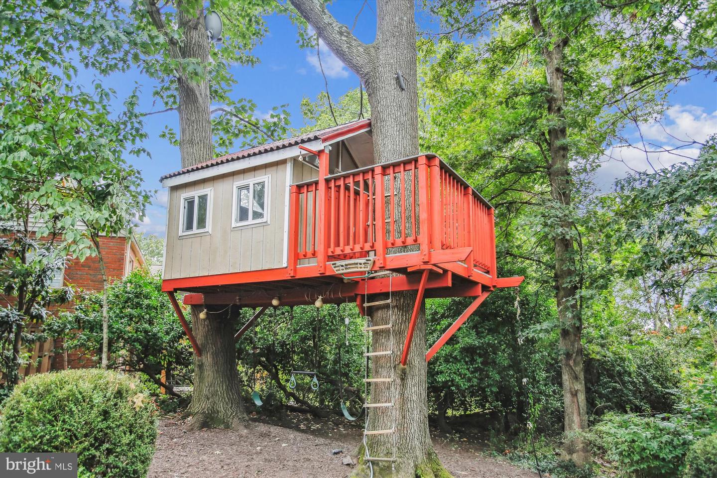 Arlington, Virginia, 22202, United States, 5 Bedrooms Bedrooms, ,3 BathroomsBathrooms,Residential,Active,1926909