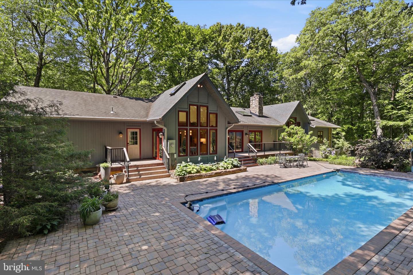 Great Falls, Virginia, 22066, United States, 4 Bedrooms Bedrooms, ,4 BathroomsBathrooms,Residential,Pending,2045715