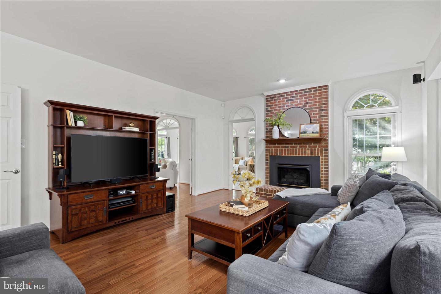 Centreville, Virginia, 20121, United States, 4 Bedrooms Bedrooms, ,3 BathroomsBathrooms,Residential,Contingent,2045785