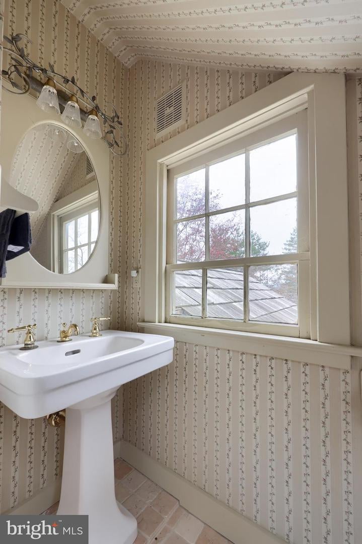 Reading, Pennsylvania, 19606, United States, 5 Bedrooms Bedrooms, ,4 BathroomsBathrooms,Residential,Active,2045028