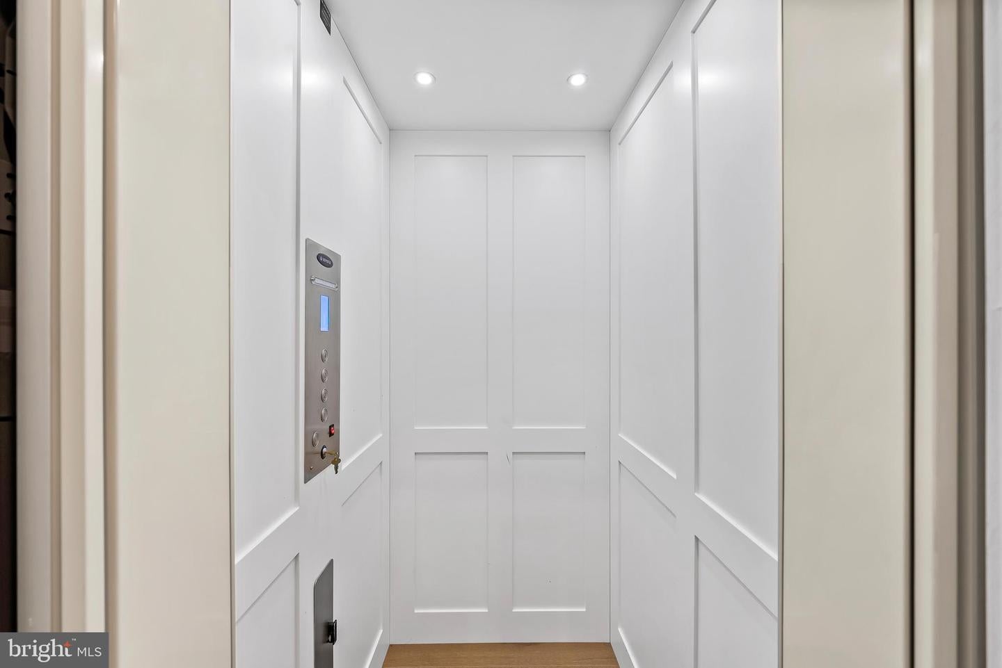 Alexandria, Virginia, 22314, United States, 3 Bedrooms Bedrooms, ,4 BathroomsBathrooms,Residential,Active,1933713