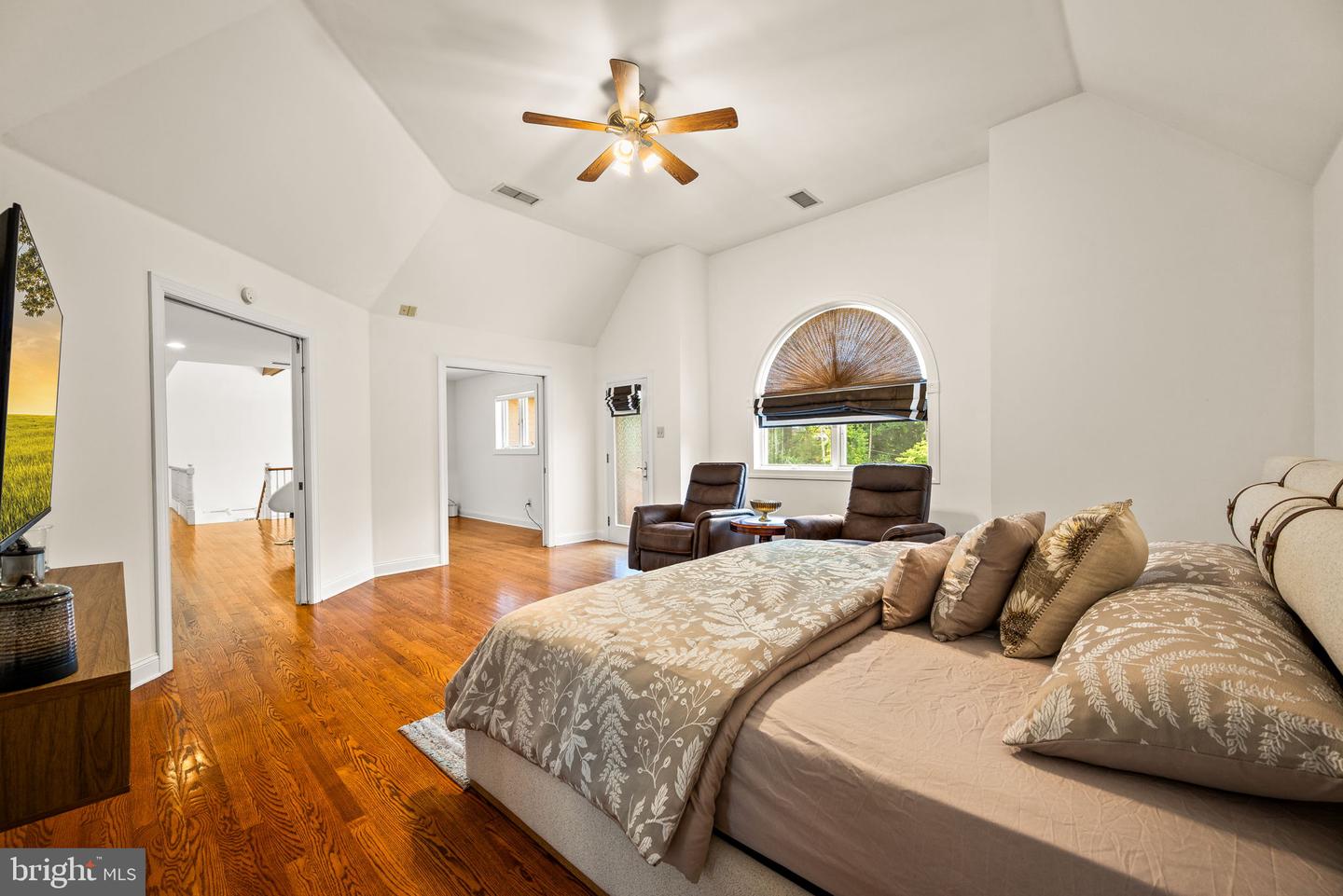 Wallingford, Pennsylvania, 19086, United States, 5 Bedrooms Bedrooms, ,6 BathroomsBathrooms,Residential,Active,1869134