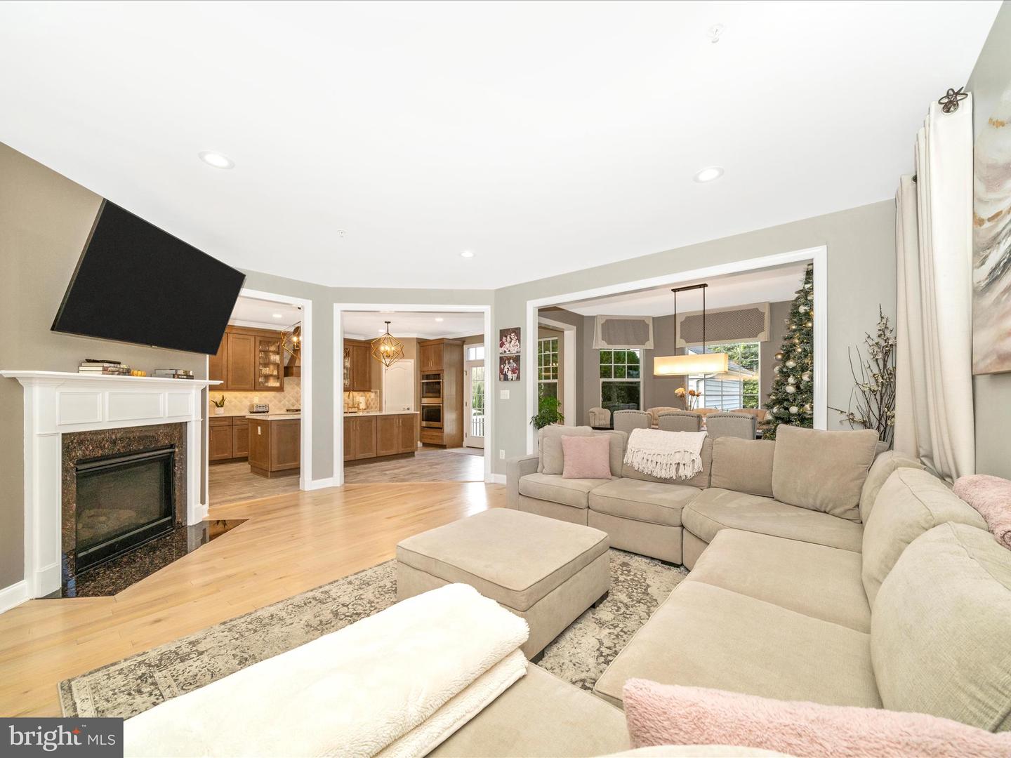 Clarksburg, Maryland, 20871, United States, 5 Bedrooms Bedrooms, ,4 BathroomsBathrooms,Residential,Active,1967123