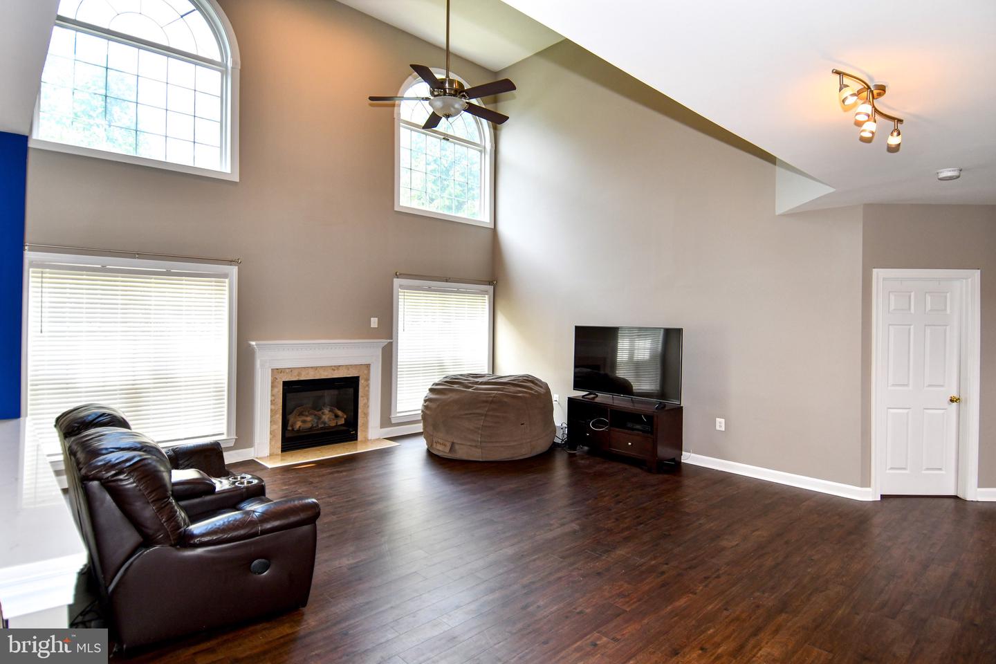 Ashburn, Virginia, 20147, United States, 6 Bedrooms Bedrooms, ,5 BathroomsBathrooms,Residential,Active,1914776