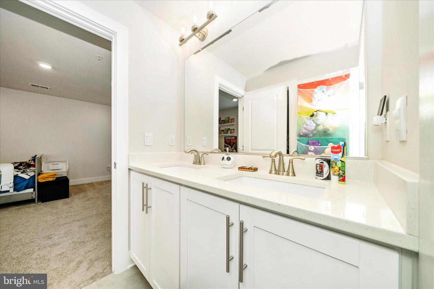 Germantown, Maryland, 20874, United States, 7 Bedrooms Bedrooms, ,6 BathroomsBathrooms,Residential,Active,2045016
