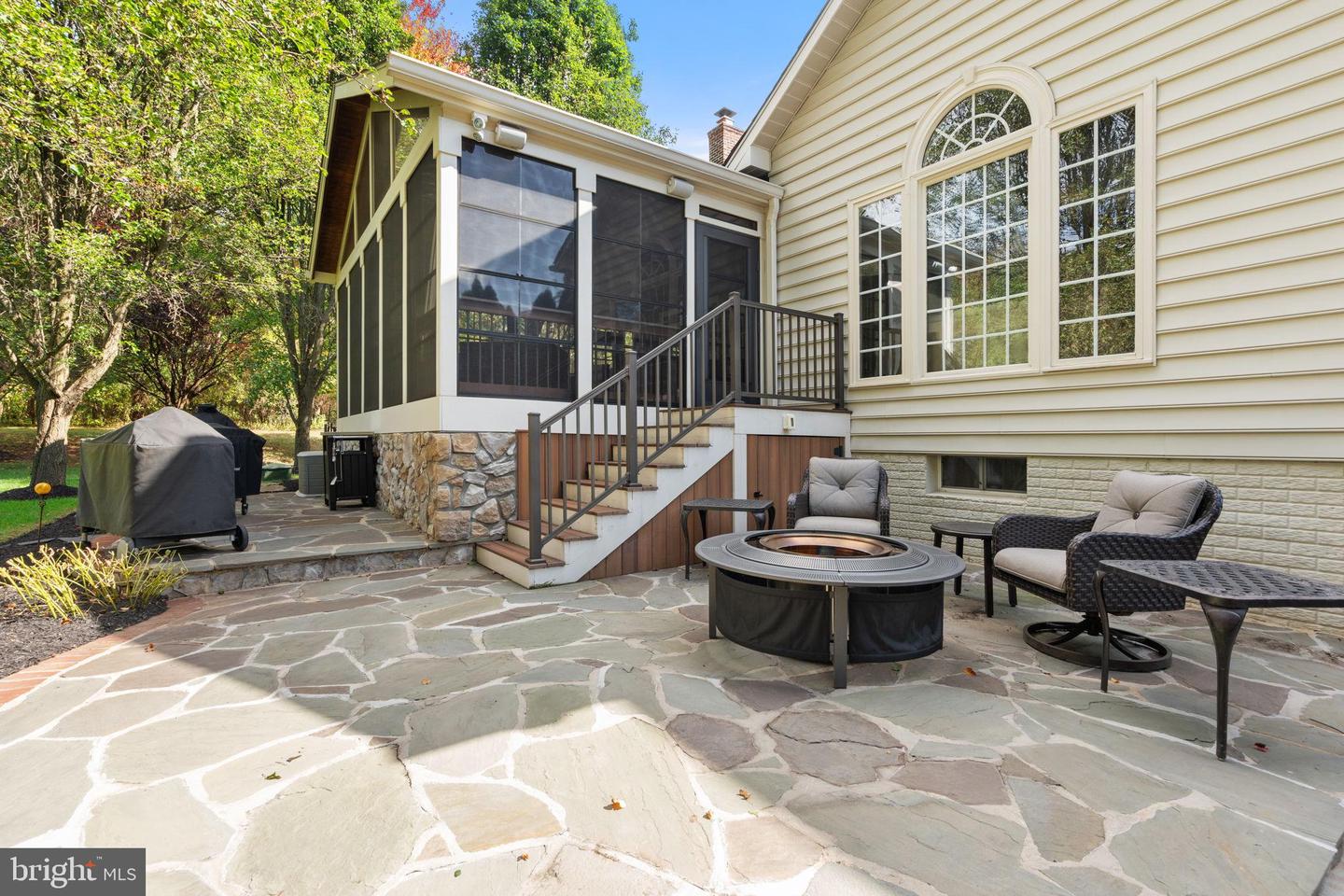 Aldie, Virginia, 20105, United States, 5 Bedrooms Bedrooms, ,5 BathroomsBathrooms,Residential,Active,2010541