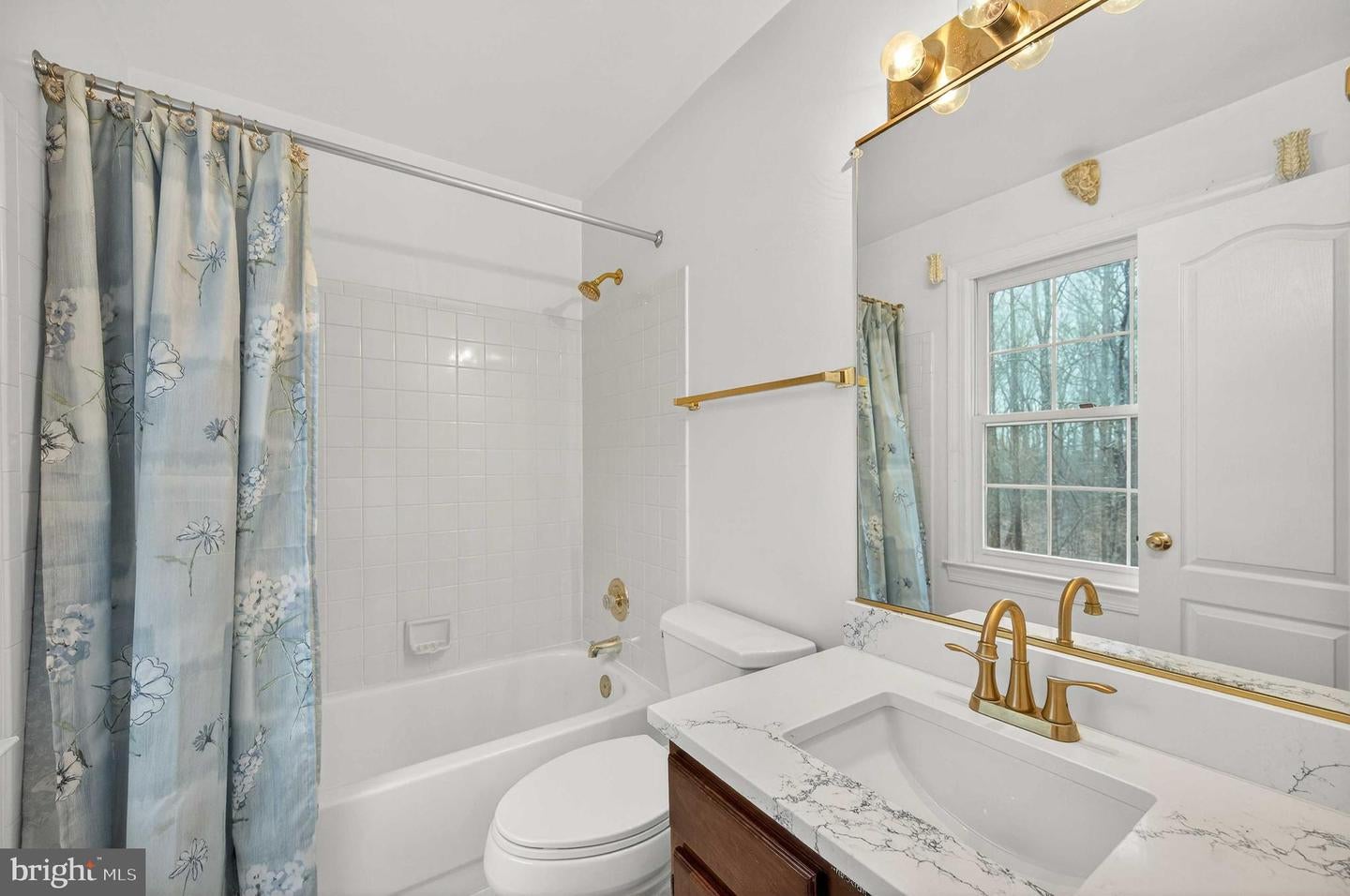 Clifton, Virginia, 20124, United States, 5 Bedrooms Bedrooms, ,6 BathroomsBathrooms,Residential,Active,2025639