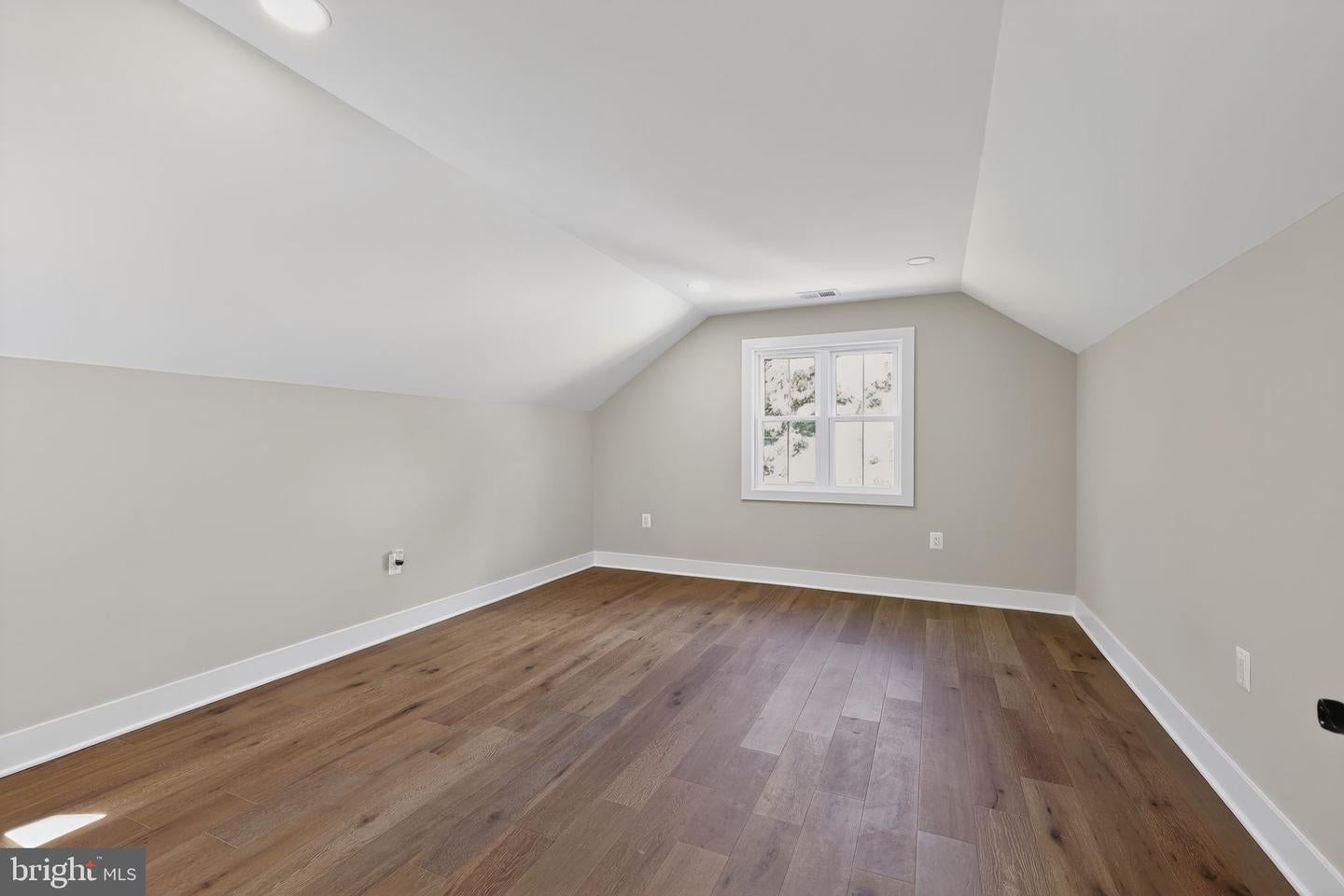 Annapolis, Maryland, 21401, United States, 3 Bedrooms Bedrooms, ,3 BathroomsBathrooms,Residential,Active,1934817