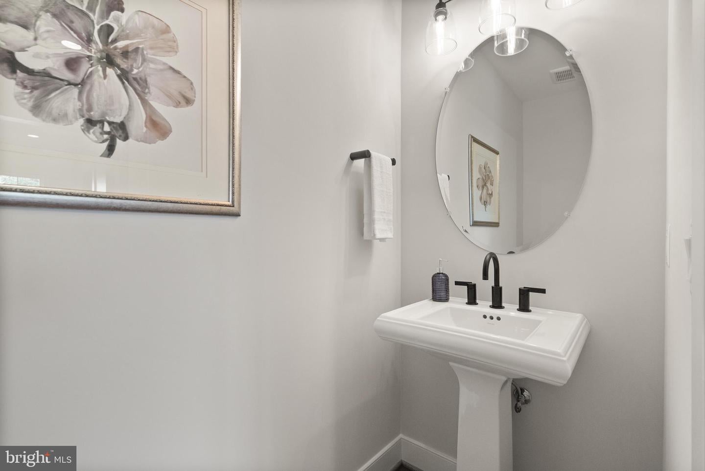 Falls Church, Virginia, 22046, United States, 7 Bedrooms Bedrooms, ,7 BathroomsBathrooms,Residential,Active,1798016
