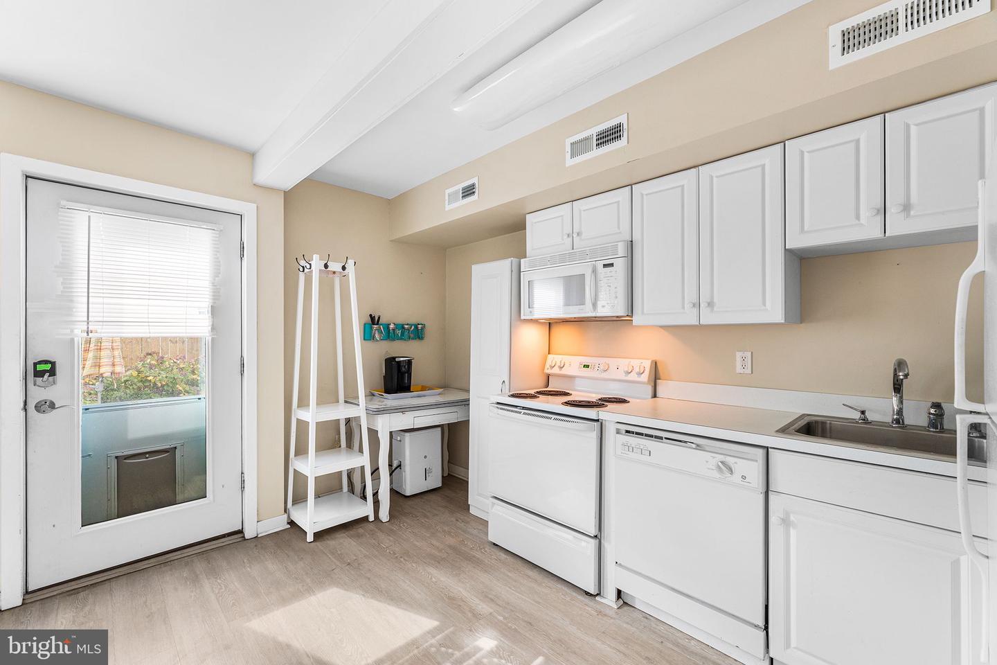 Fenwick Island, Delaware, 19944, United States, 6 Bedrooms Bedrooms, ,6 BathroomsBathrooms,Residential,Active,1973374