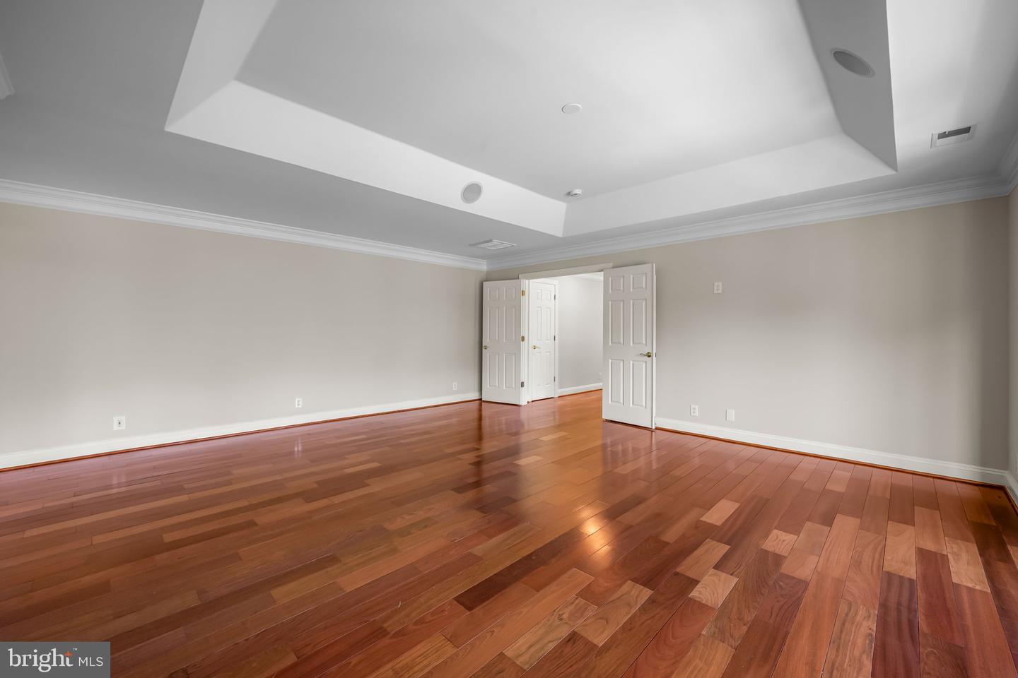Ellicott City, Maryland, 21042, United States, 5 Bedrooms Bedrooms, ,5 BathroomsBathrooms,Residential,Pending,2045798